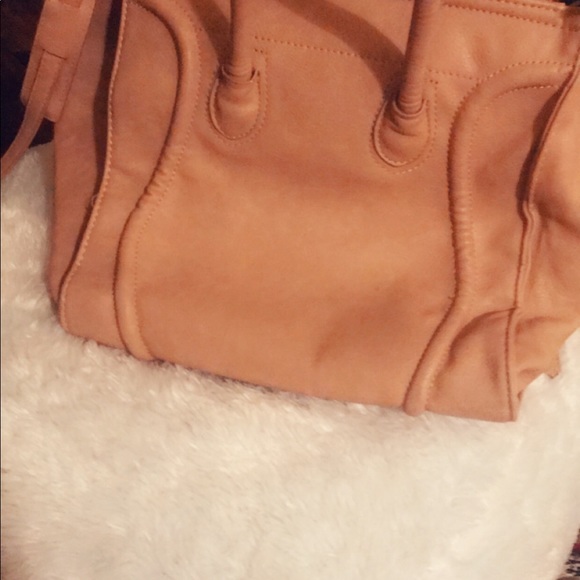 Oversized Handbag - Picture 2 of 2